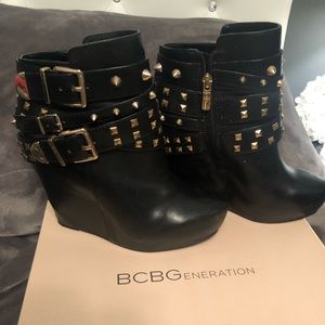 Bcbg black leather booties